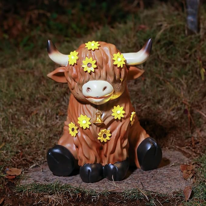 Highland Cow Decor, Highland Cow Gifts, Highland Cow Statue, Solar Garden Statue for Outside, Solar Garden Yard Patio Decor, Outdoor Statue for Garden, Yard, Gardening Gifts for Women, Mom