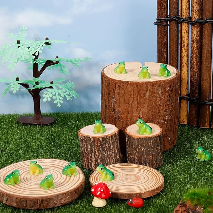 100 Pcs Mini Resin Frogs, Cute Green Frog Tiny Frogs Mini Frogs Figurines Miniature Frogs Animals Figurines Ornament for DIY Crafts Landscape Aquarium Dollhouse Fairy Garden Decor Potted